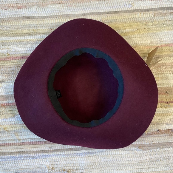 Francesca’s Bohemian Felt Purple Hat With Bow Detail NWT - Picture 4 of 7